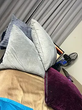 Živý XXX chat Hugemassivebootie