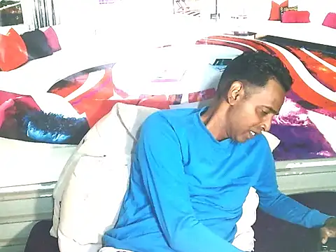 IndianHunk01 Webcam show