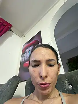 Niky_777 Adlı Modelin Canlı XXX Sohbeti