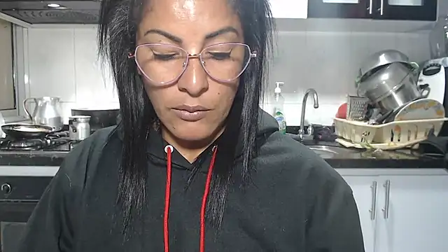 Chat +18 de kateleyagrey ao vivo