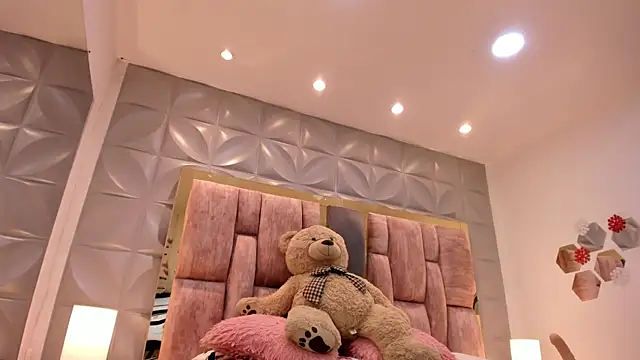 Charlotte_Ice1's Live XXX Chat