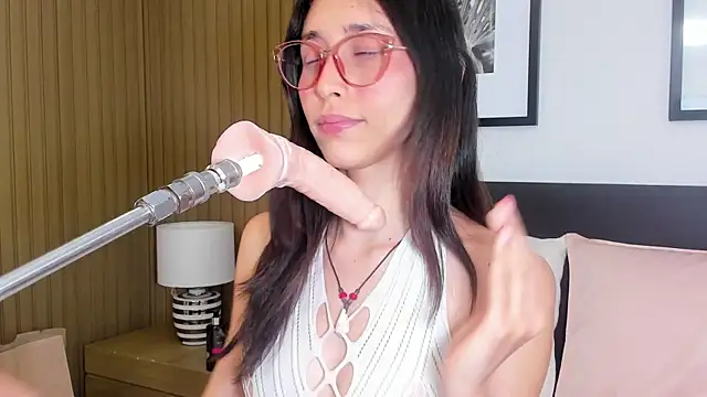 doll_bella_'s Live XXX Chat
