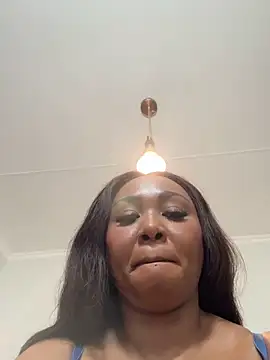 Bootyliciouse21X's Webcam Show