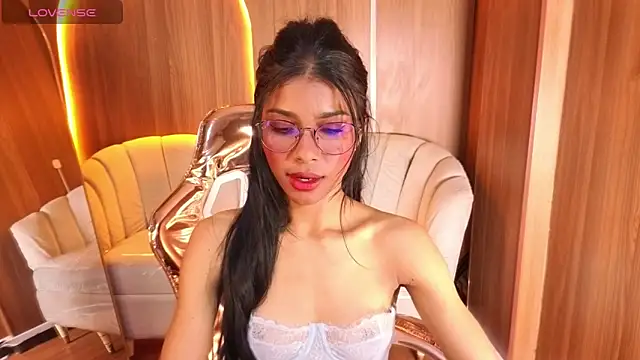 Chat +18 de Alina_b_ ao vivo