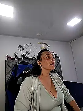 Shantey_Laurent Chat XXX live