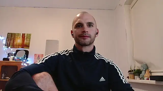 Show modela OskarBreno na web-kameri