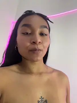 Lynda_Bonnie élő XXX-chatje