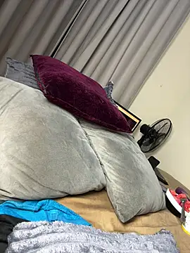 Hugemassivebootie's Webcam Show