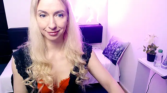 Cute_Smile_Shy élő XXX-chatje