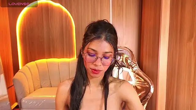 Alina_b_ élő XXX-chatje