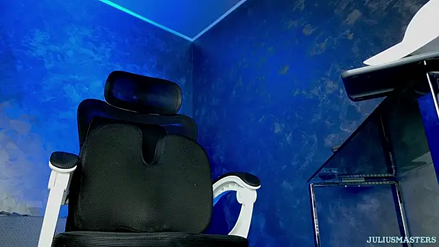 CLOUDYJULIUS Live XXX-Chat
