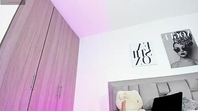 MiliMattel live XXX chat