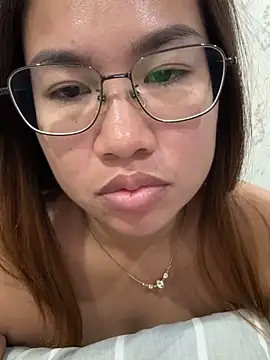 Chatroom XXX en direct de Ponthip