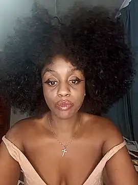 Queen-Chocolate Adlı Modelin Canlı XXX Sohbeti