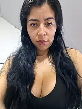 Chat XXX en directo de Luianna