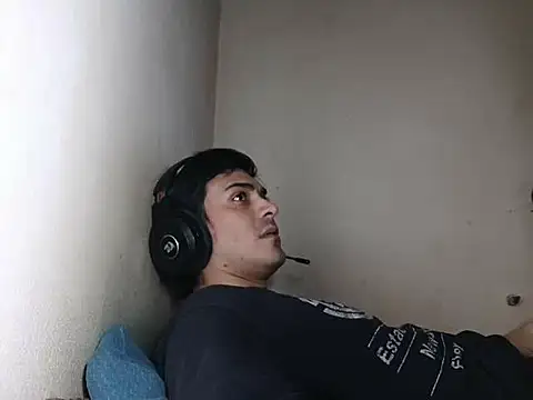 Show de onlychinin na webcam