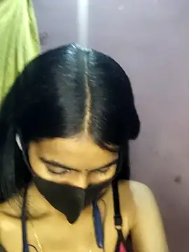 Thaper_Meera2 élő XXX-chatje