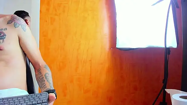 Chat +18 de Irina_and_Max ao vivo