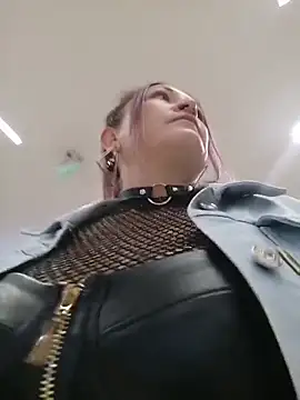 sophie_banger Chat XXX in diretta
