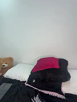 karlyn_angels' Live XXX Chat