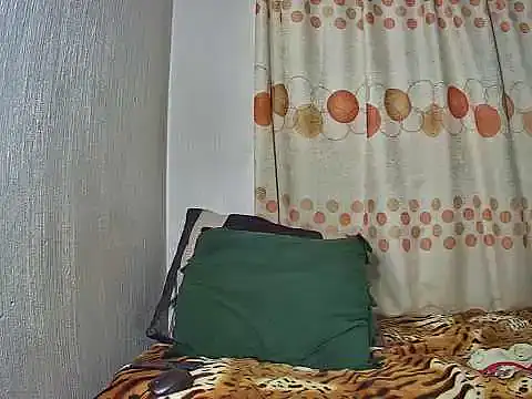 XXX chat uživo modela Darkbeauty27