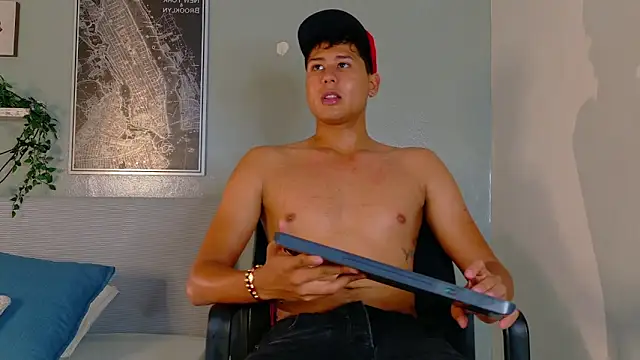 Raiden_boyy webkamerás műsora