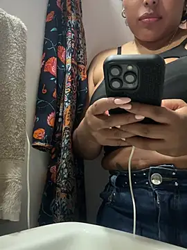 emmyjhonson07's Live XXX Chat
