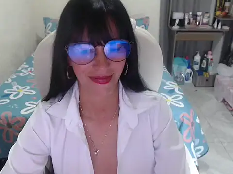 vela2611 live XXX chat