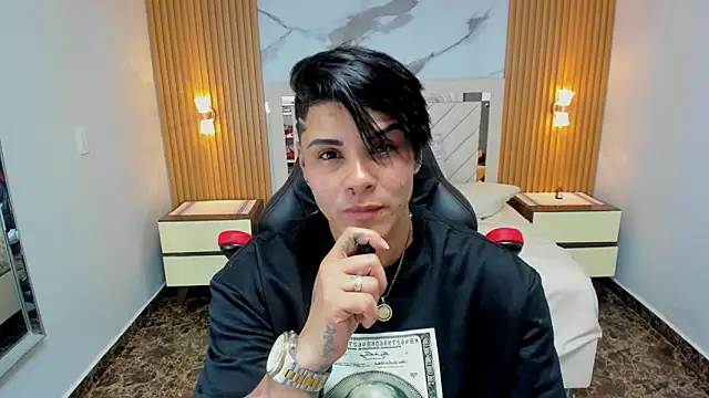 Chatroom XXX en direct de KAROLLJONES1