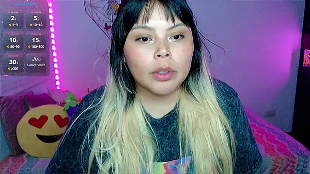 Chat XXX en directo de EllieMoonX