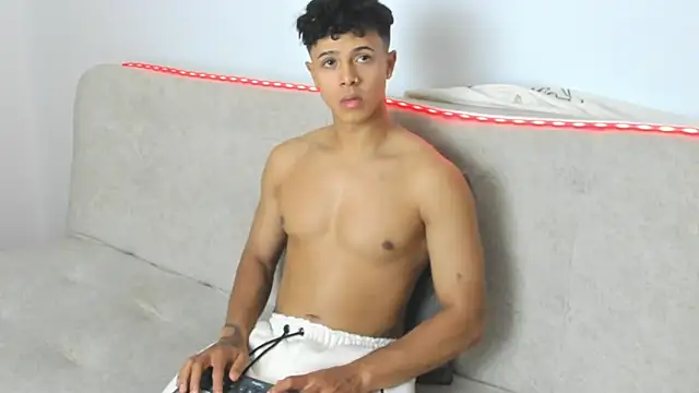 _Alex_Colton 即時 XXX 聊天