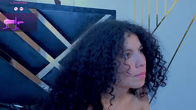 Zoe-yanin's Live XXX Chat