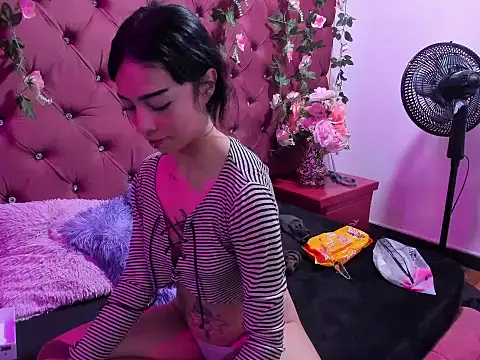 _Ivy_Luna élő XXX-chatje