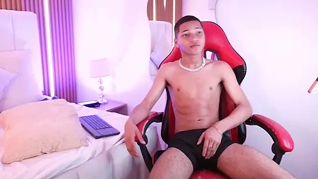 Kelvin_Josue's Webcam Show