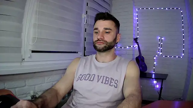 DaddySlava 现场XXX聊天