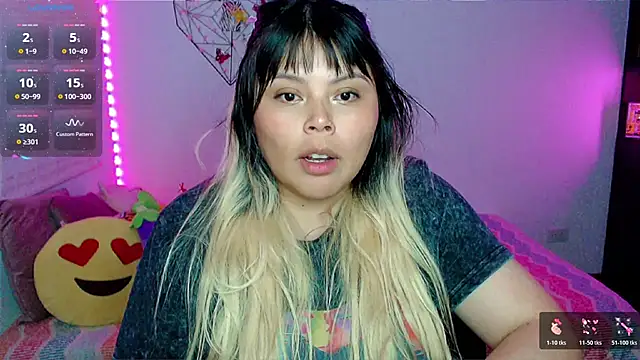 EllieMoonX live XXX chat