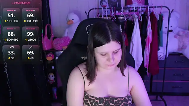 AmyVibess' Live XXX Chat