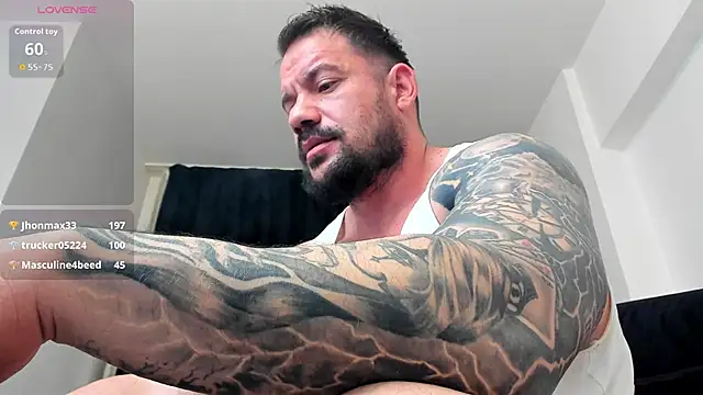 عرض كام musclemonster31