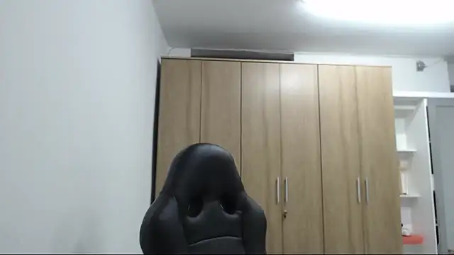 XXX chat uživo modela RoxanaLove9