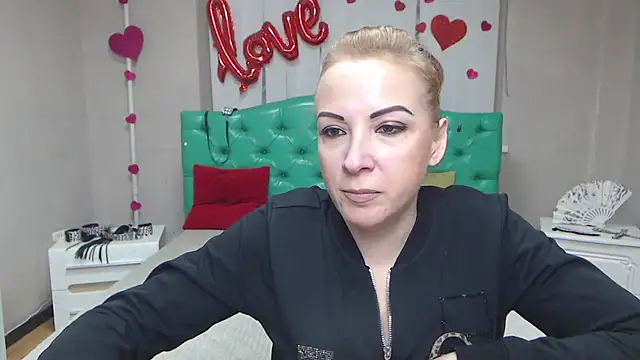Chat XXX en directo de ElizabethSho