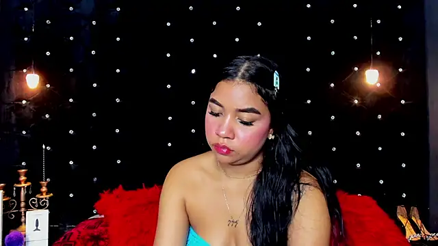 MiaWolton Live XXX-chat