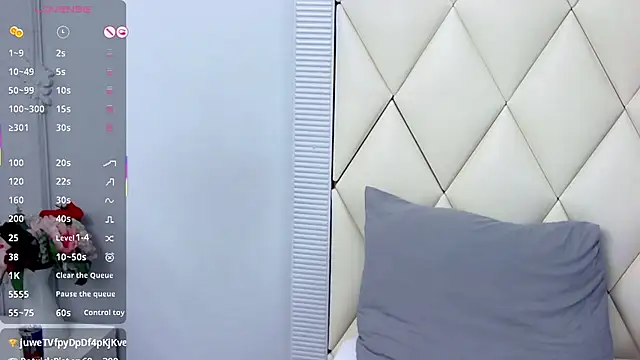 Chat +18 de GinaBear ao vivo