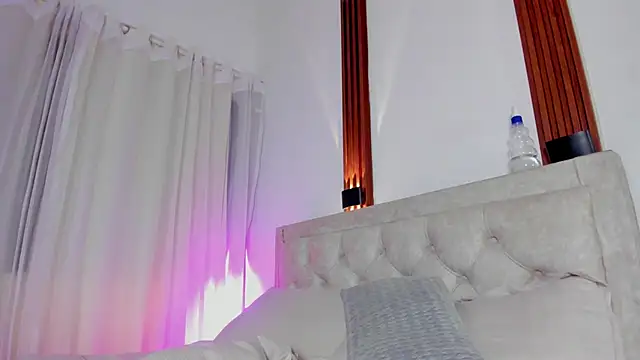 KatieBoison live XXX chat
