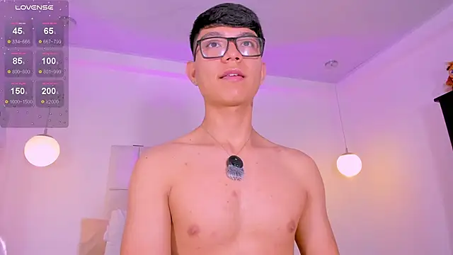 CodyTwink: απευθείας συνομιλία ΧΧΧ