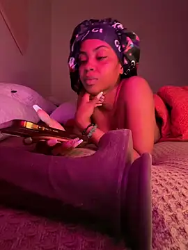 TheRealOshunQueen webkamerás műsora
