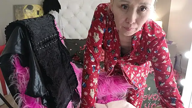 Онлайн чат XXX RoxalanaStar