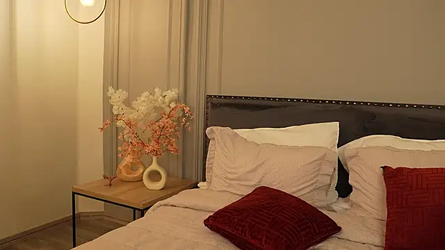 IrisBaker Adlı Modelin Canlı XXX Sohbeti