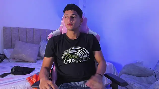 دردشة Adrian_Prime_ الجنسية المباشرة