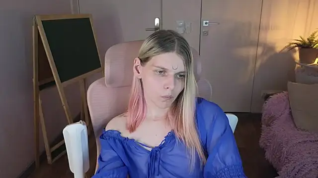 Show modela LunaEx_ na web-kameri