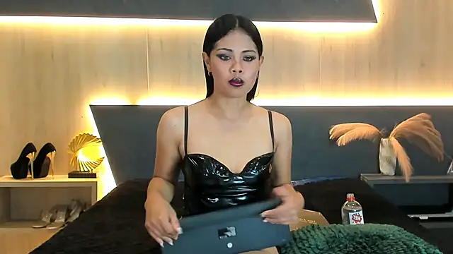 LorenaVarga লাইভ XXX চ্যাট